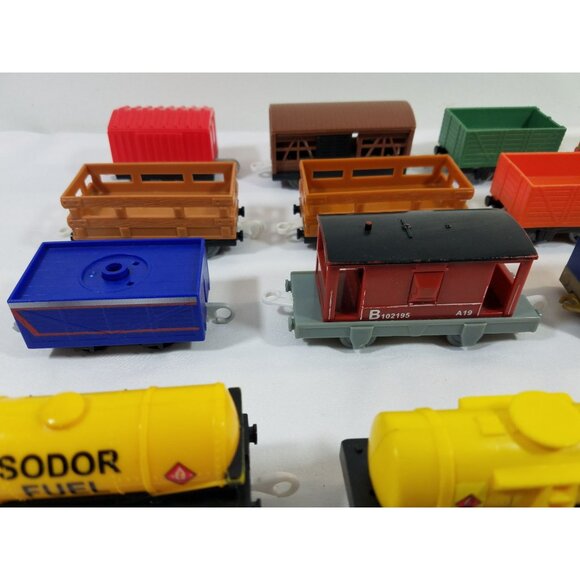 Thomas Trackmaster Train Cars Cargo Mixed Lot 18 replacements Sodor Brake Fuel - Picture 8 of 15